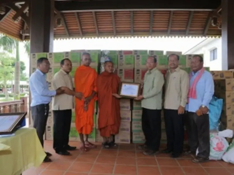 DONATION OF ESSENTIAL FOOD ITEMS TO FLOOD VICTIMS 1